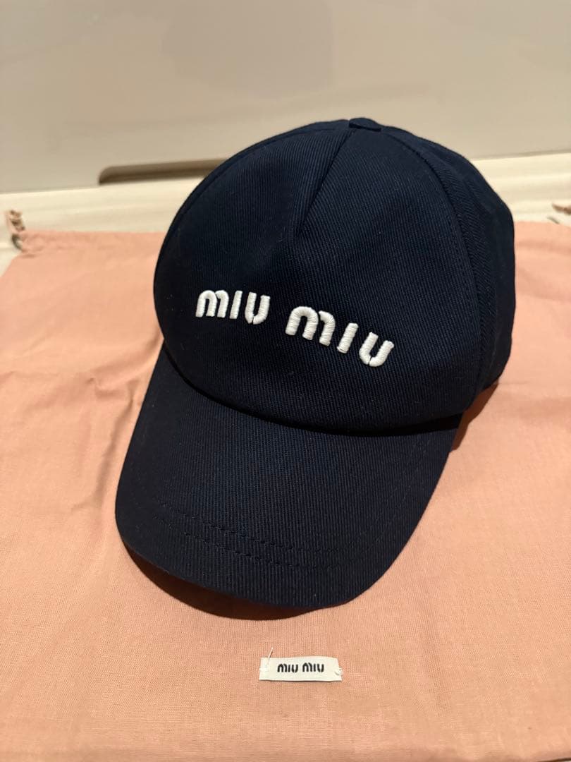 美品　ミュウミュウ　miumiu キャップ
