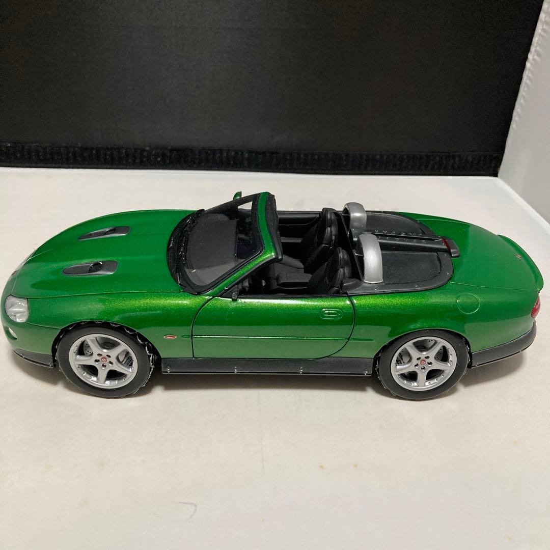 1/18 JAGUAR XKR ROADSTER「007 ダイ・アナザー・デイ」 - メルカリ