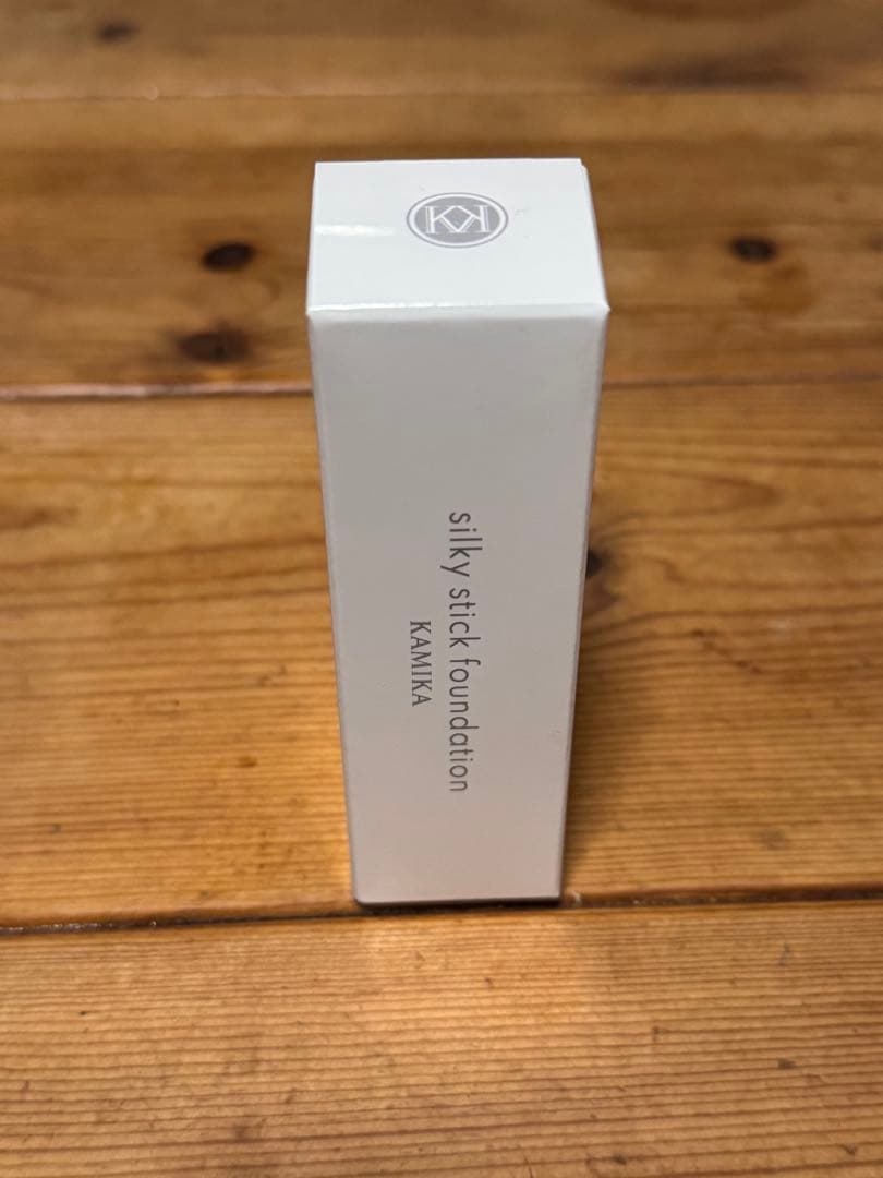 KAMIKA シルキー スティックファンデーション ホワイト