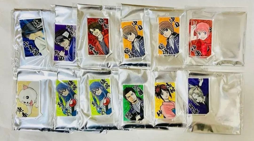 銀魂　アクリルキャラコレクションセット 高杉桂沖田坂本神楽定春近藤月詠妙猿飛 銀魂』「坂田銀時」「土方十四郎」「沖田総悟」「高杉晋助」の缶バッジ