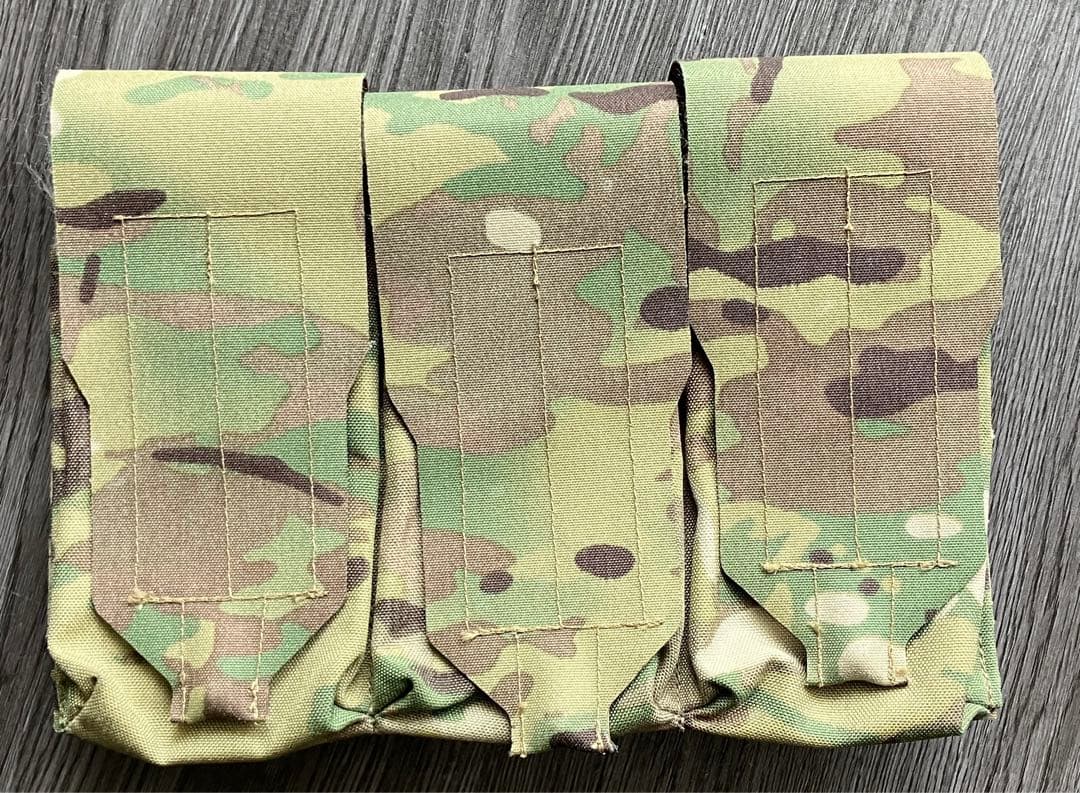 実物 Blue Force Gear トリプルマガジンポーチ　マルチカム