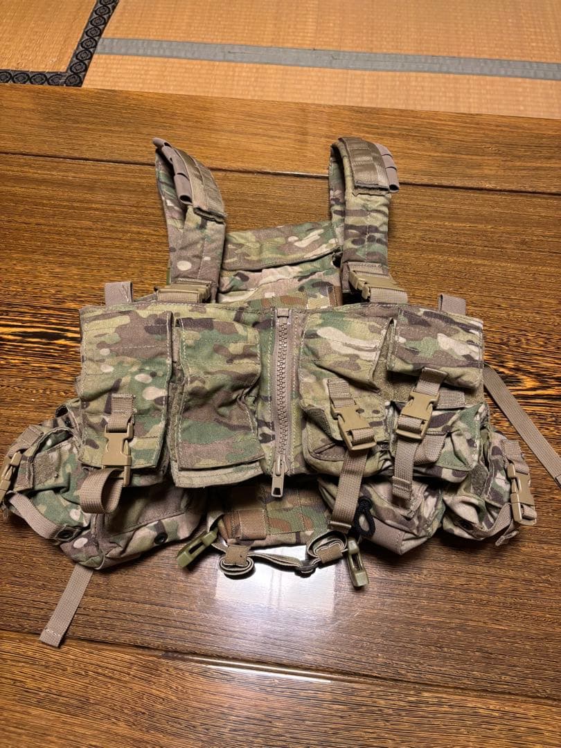 LBT 1961A-R ロードベアリング チェストリグ マルチカム LBT ロードベアリング チェストリグ M4/M16用 フロントジッパー付き