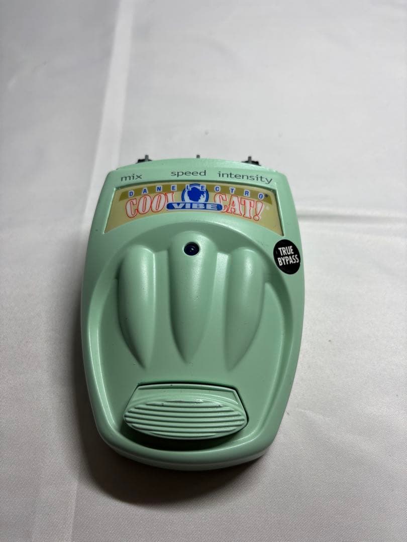 お*馬様 Danelectro COOL CAT 【VIBE】 CV-1 ダンエ