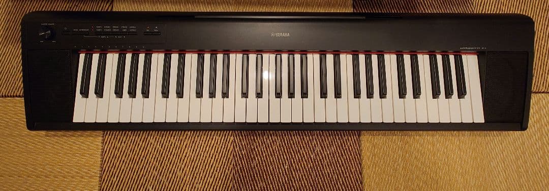 Yamaha piaggero NP-12 61鍵 デジタルピアノ Yamaha Piaggero NP-12 61-Key Portable Keyboard With Power Adapter