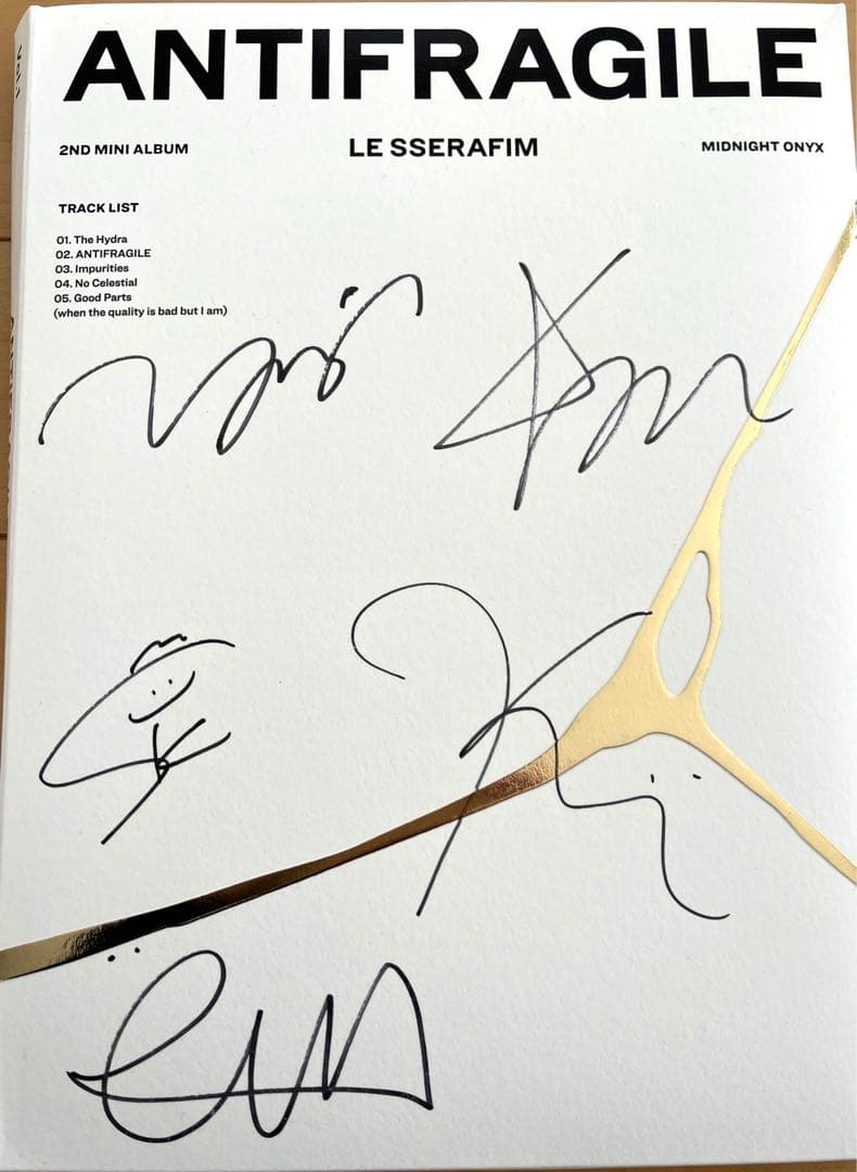 かず様ご専用❤︎貴重❤︎LE SSERAFIM❤︎直筆サイン入り❤︎ - メルカリ