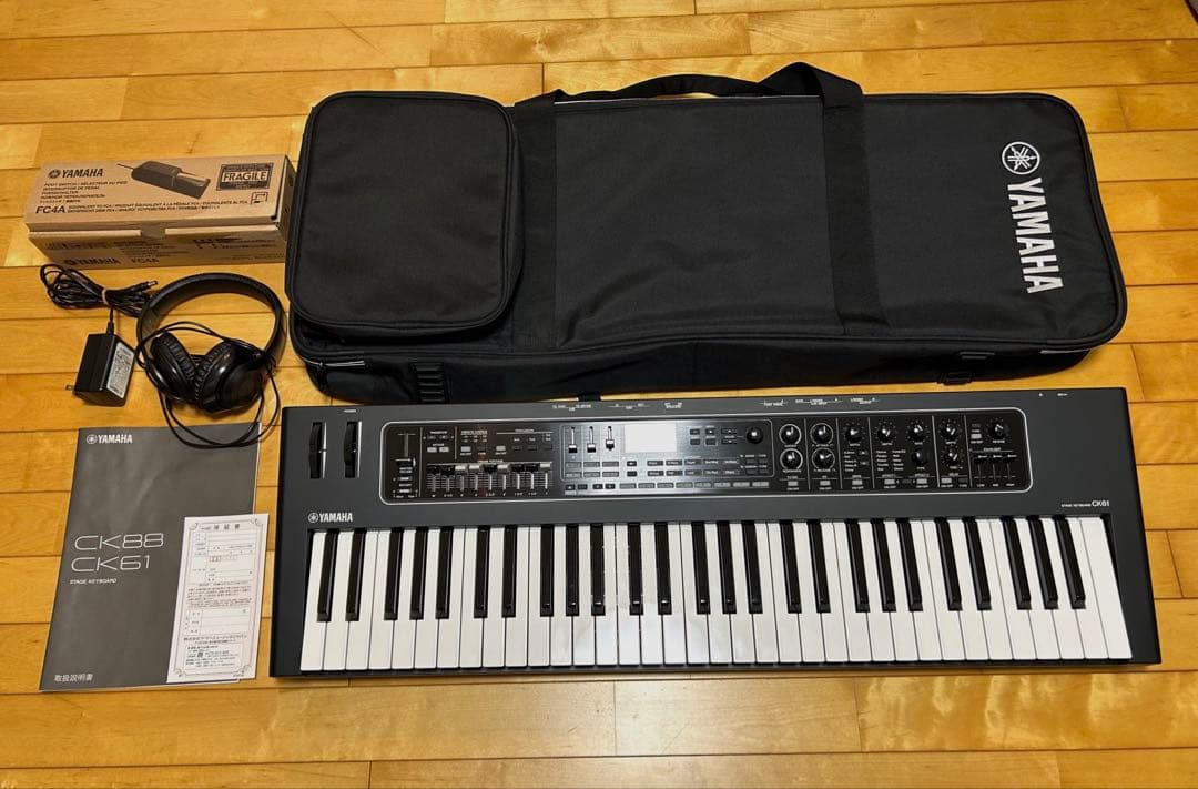 YAMAHA CK61 ステージキーボード　ケース、ペダル、スタンド、イスセット