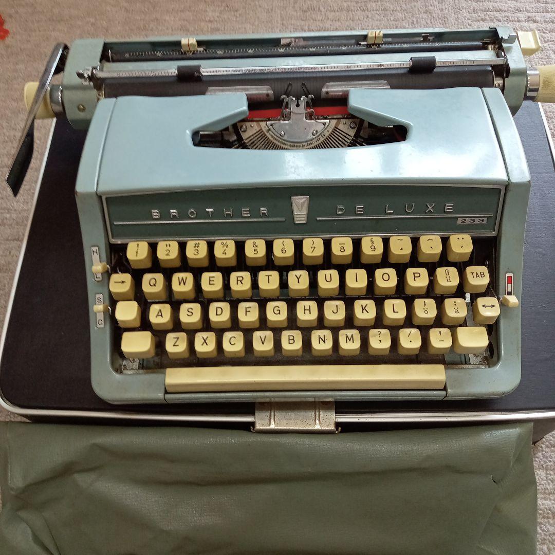BROTHER ／ DE LUXE 233 タイプライター ケース付 BROTHER ブラザー タイプライター DELUXE 233 | アンティーク雑貨
