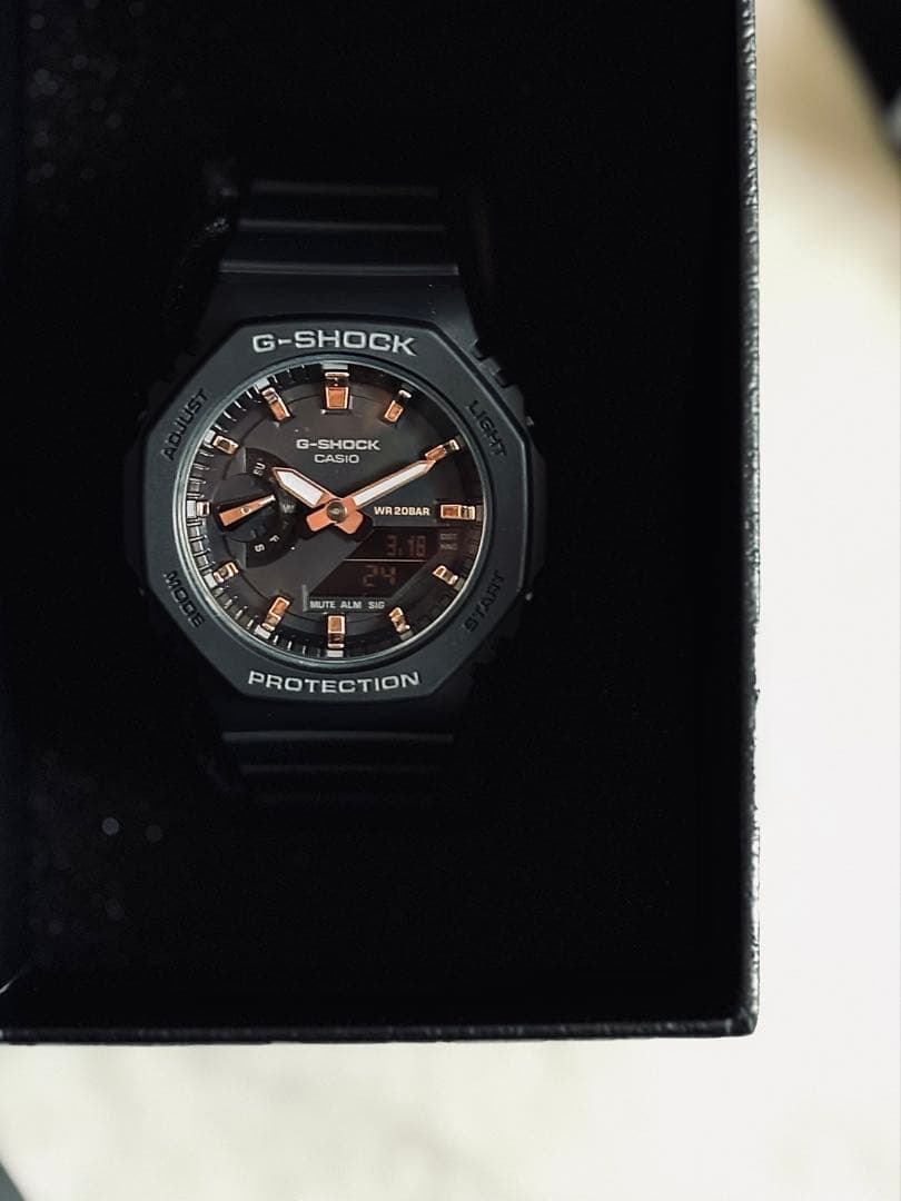 G-SHOCK GMA-S2100-1AJF カーボンコアガード美品 G-SHOCK 腕時計 GMA SERIES / カーボンコアガード GMA-S2100-1AJF