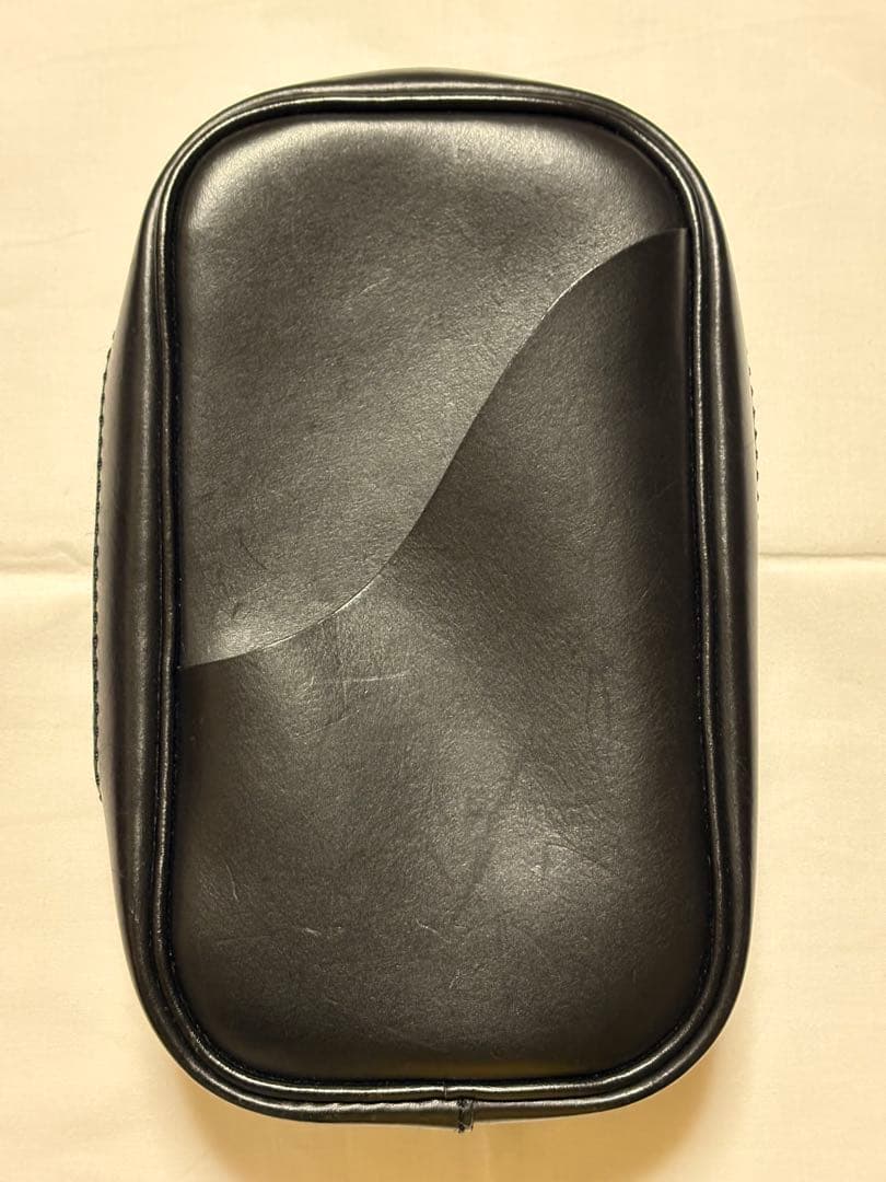 レザー ブラック ポーチ ジッパー付き