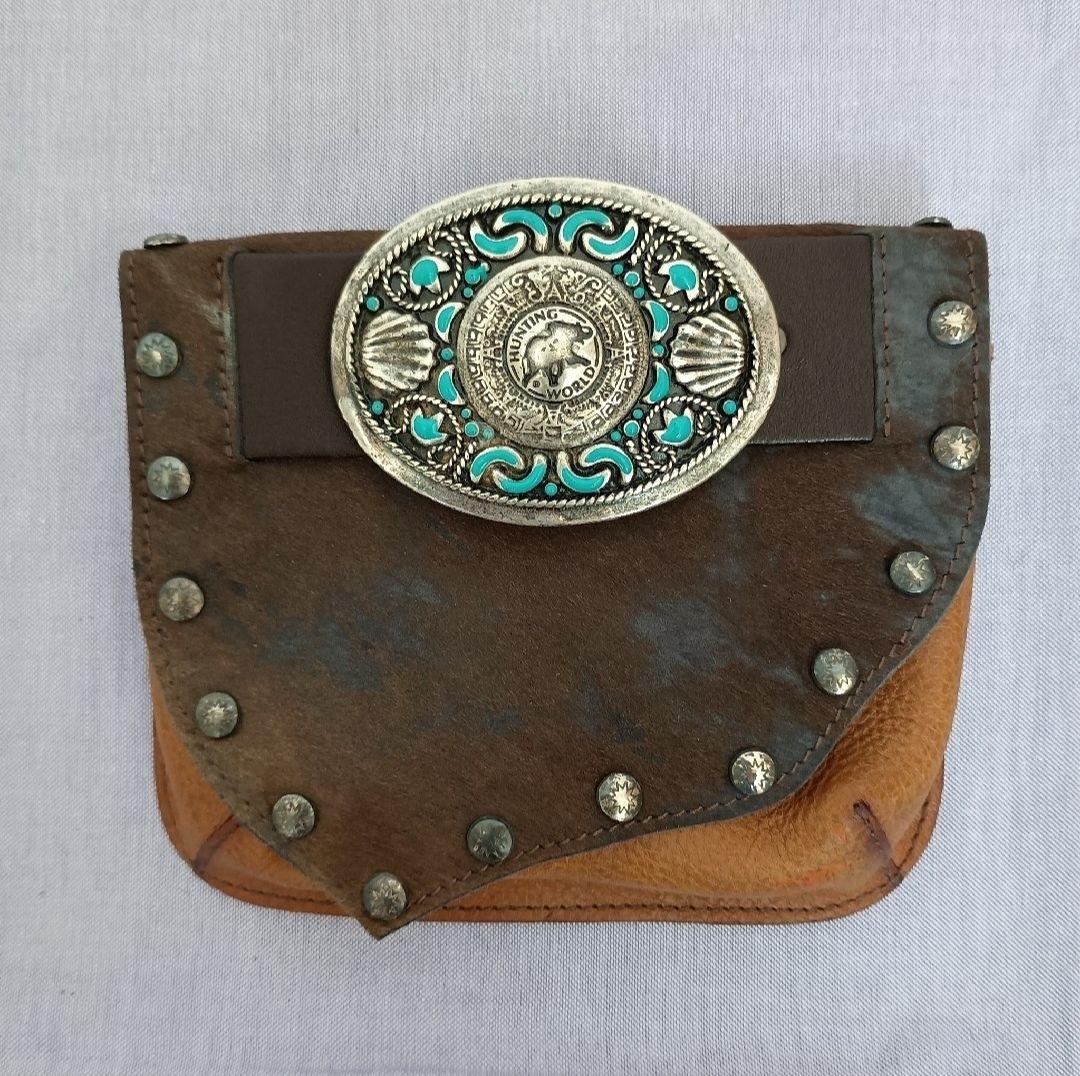 ハンティング・ワールド　レザーポーチ