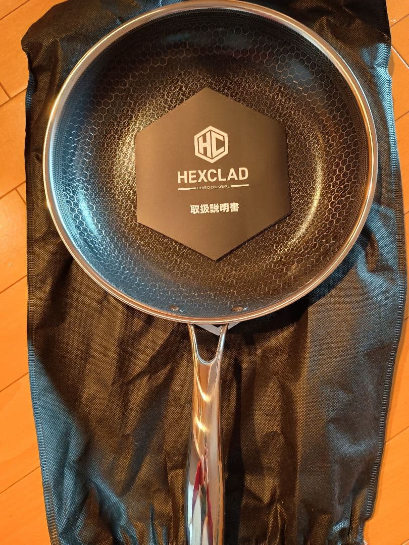 【新品未使用】HEXCLAD　ハイブリッドフライパン　26cm　蓋付き HexClad ハイブリッド ノンスティックフライパン【26cm】、強化ガラス