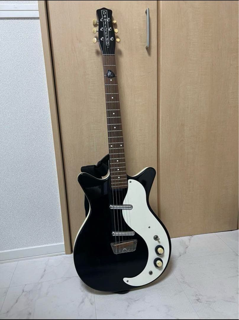 ダンエレクトロ エレキギター ブラック ストラップ・ケース付オマケあり