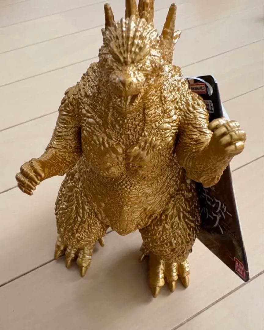 ゴジラ 2023 ゴールドフィギュア DVD付未使用品！