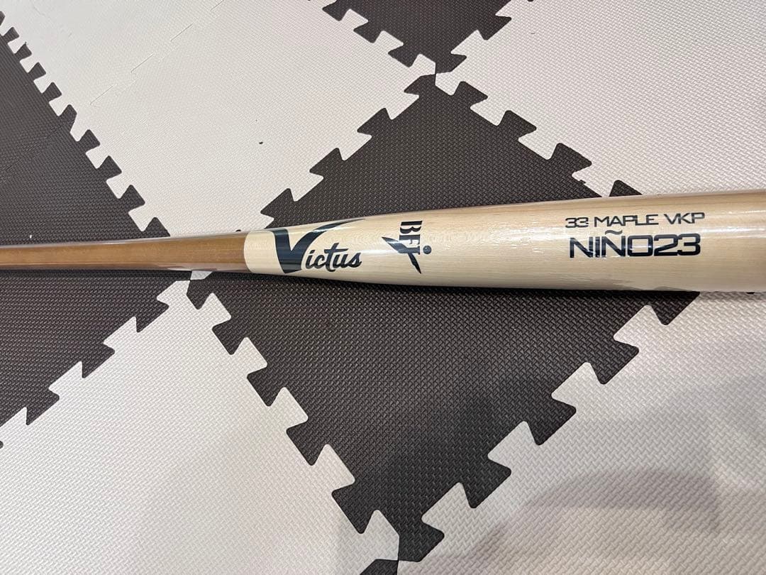 ビクタス木製バットBFJマーク入り ビクタス Victus 硬式 木製バット プロモデル BFJマーク入り 大人 一般