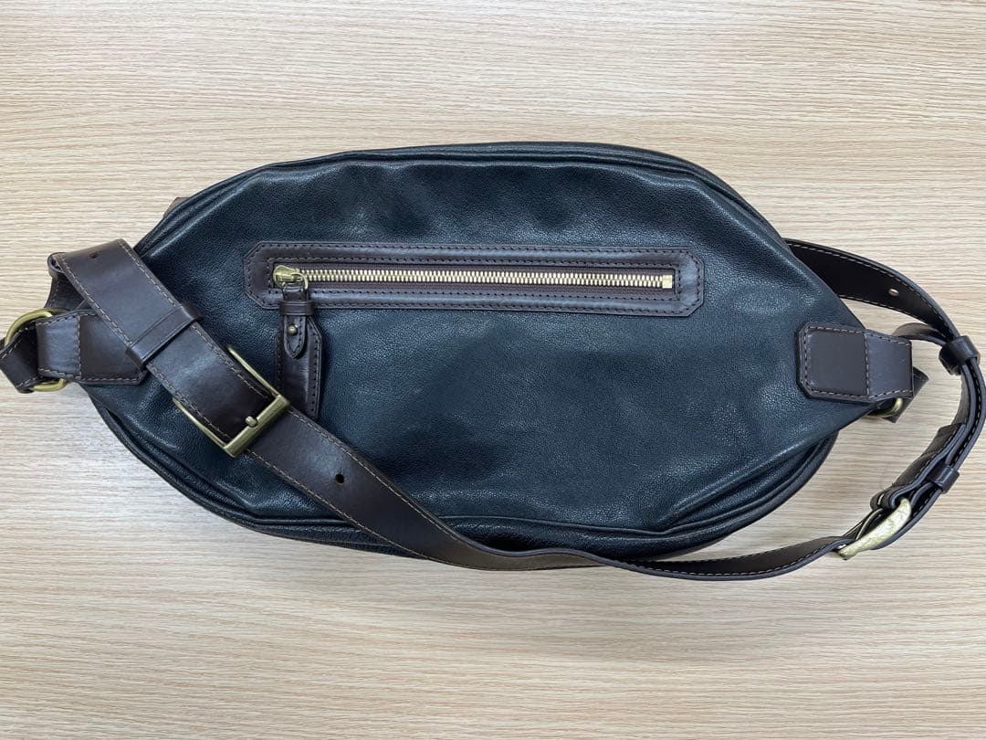 土屋鞄　アルマス　バッファローボディバッグ