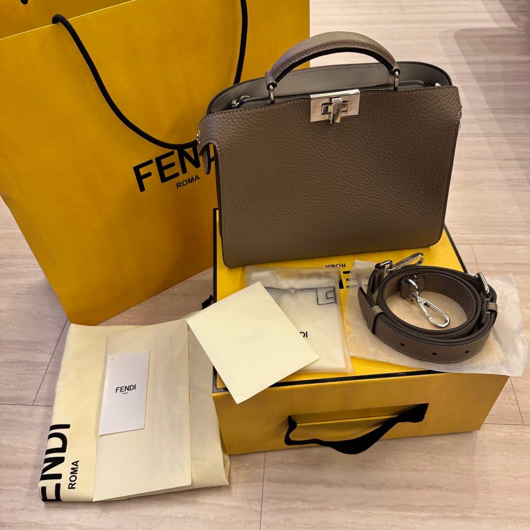 【超美品】FENDI ピーカブーISeeU スモール