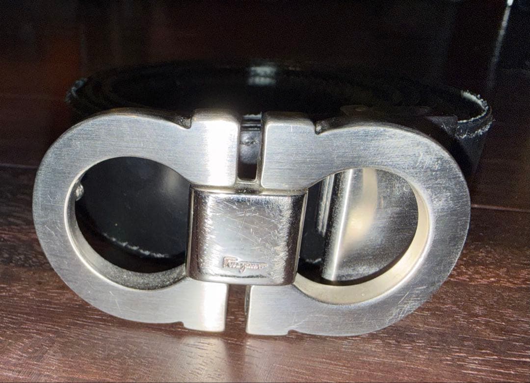 サルヴァトーレフェラガモ　ベルト　男女兼用　黒