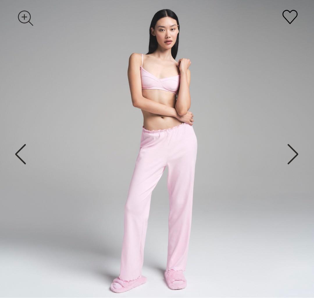 ルームウェア・パジャマ SKIMS LOGO POINTELLE STRAIGHT LEG PANT LOGO POINTELLE STRAIGHT LEG PANT | SOOT | SKIMS