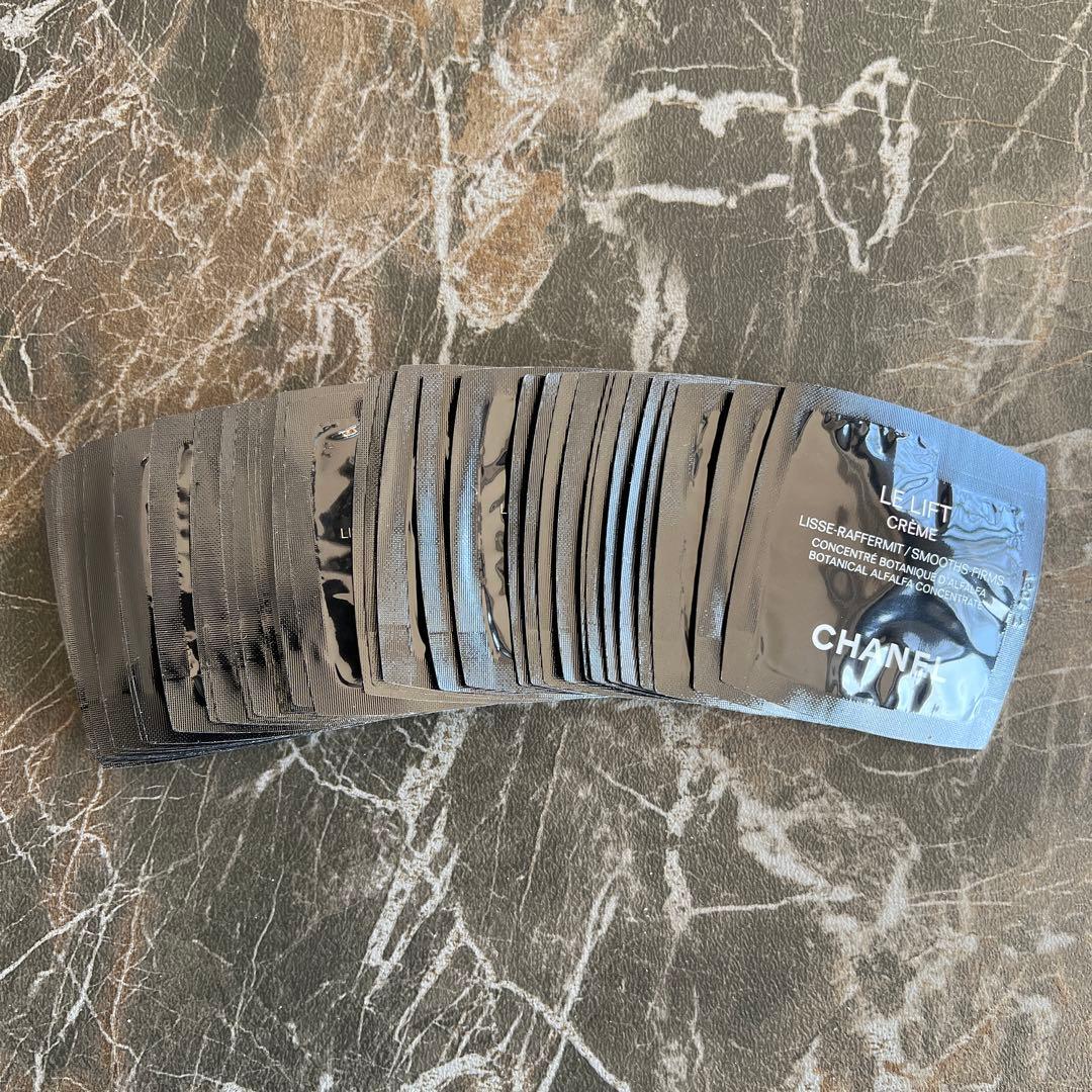CHANEL シャネル　ル リフト クレーム クリーム　1mlx40包