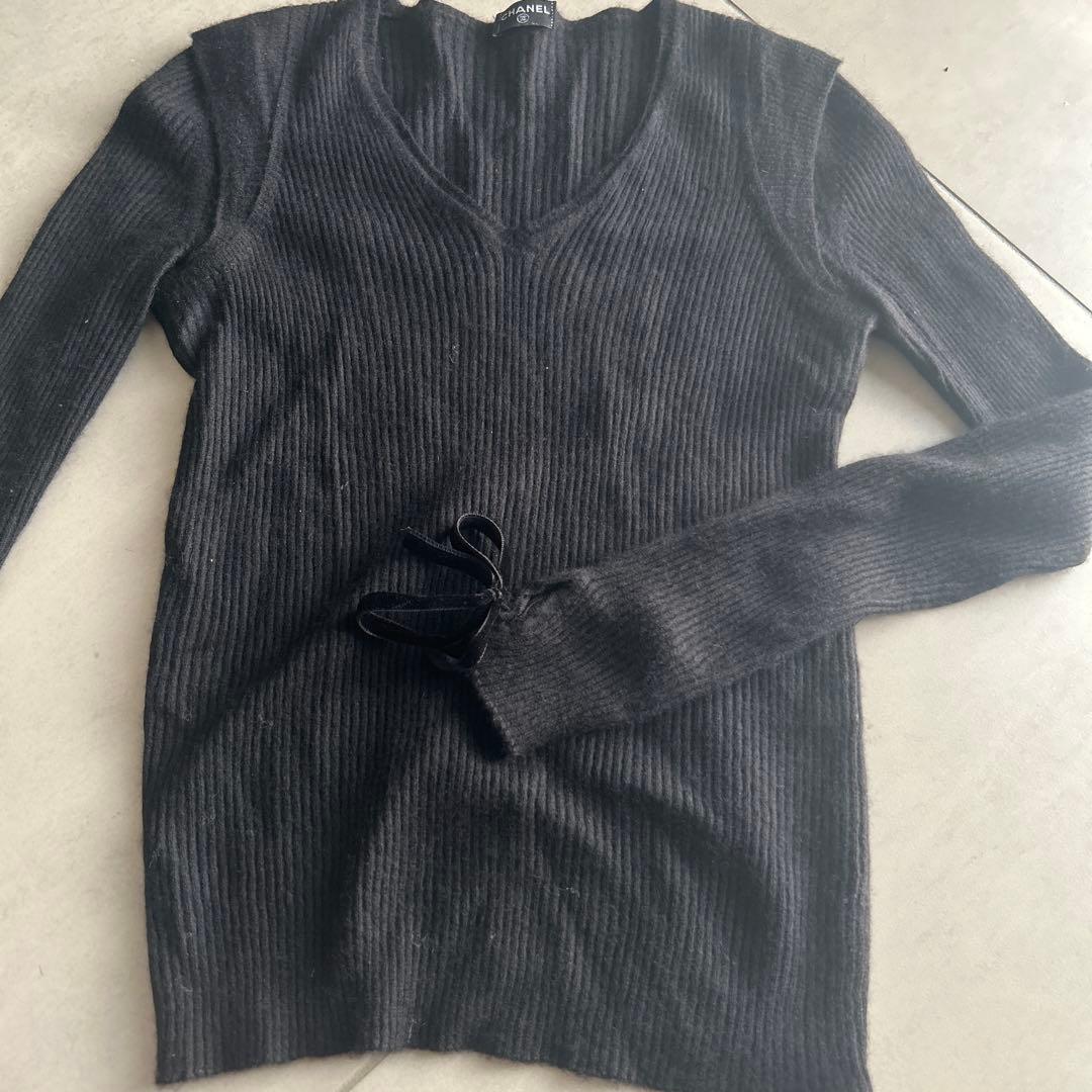 【美品】CHANEL カシミア100% ニット　Vネック　ブラック　黒 CHANEL（シャネル） #wpc ニット・セーター 38 黒 ココマーク ビーズ