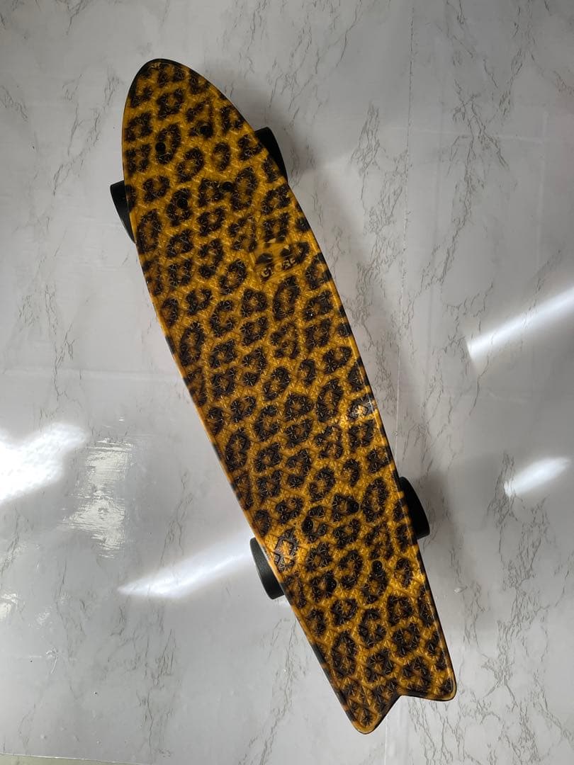 美品ミニクルーザー　スケボー　レオパード柄　GLOBE レア品✨ GLOBE ヒョウ柄 スケートボード クルーザー - メルカリ