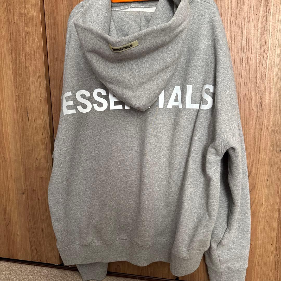 しょうた　essentials パーカー