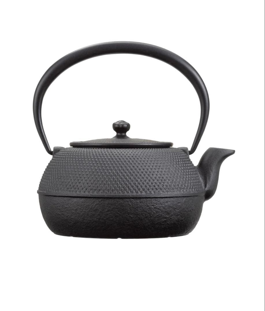 OIGEN 鉄瓶 平形まろみアラレ　１Ｌ 鉄瓶 平形つぶアラレ 0.9L| 南部鉄器の老舗 及源鋳造 OIGEN 公式