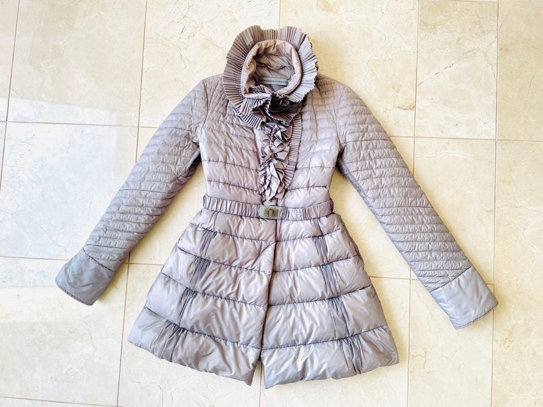 エルマンノシェルビーノ　ビジュ　フリル　ダウンジャケット 訳あり ERMANNO SCHERVINO - エルマノ シェルビーノ フリル ダウンの通販 by