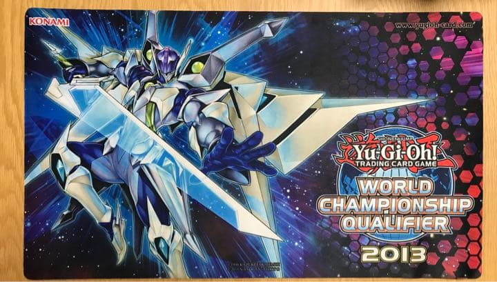 遊戯王 公式 プレイマット 輝光子パラディオス