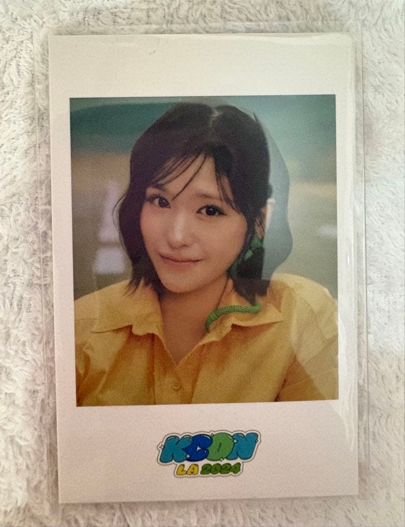 ME:I トレカ 石井蘭 KCON LA ポラロイド　正規品 Amazon.co.jp: ME:I 石井蘭 KCONグッズ POST BOOK 2枚 PHOTO CARD 1枚