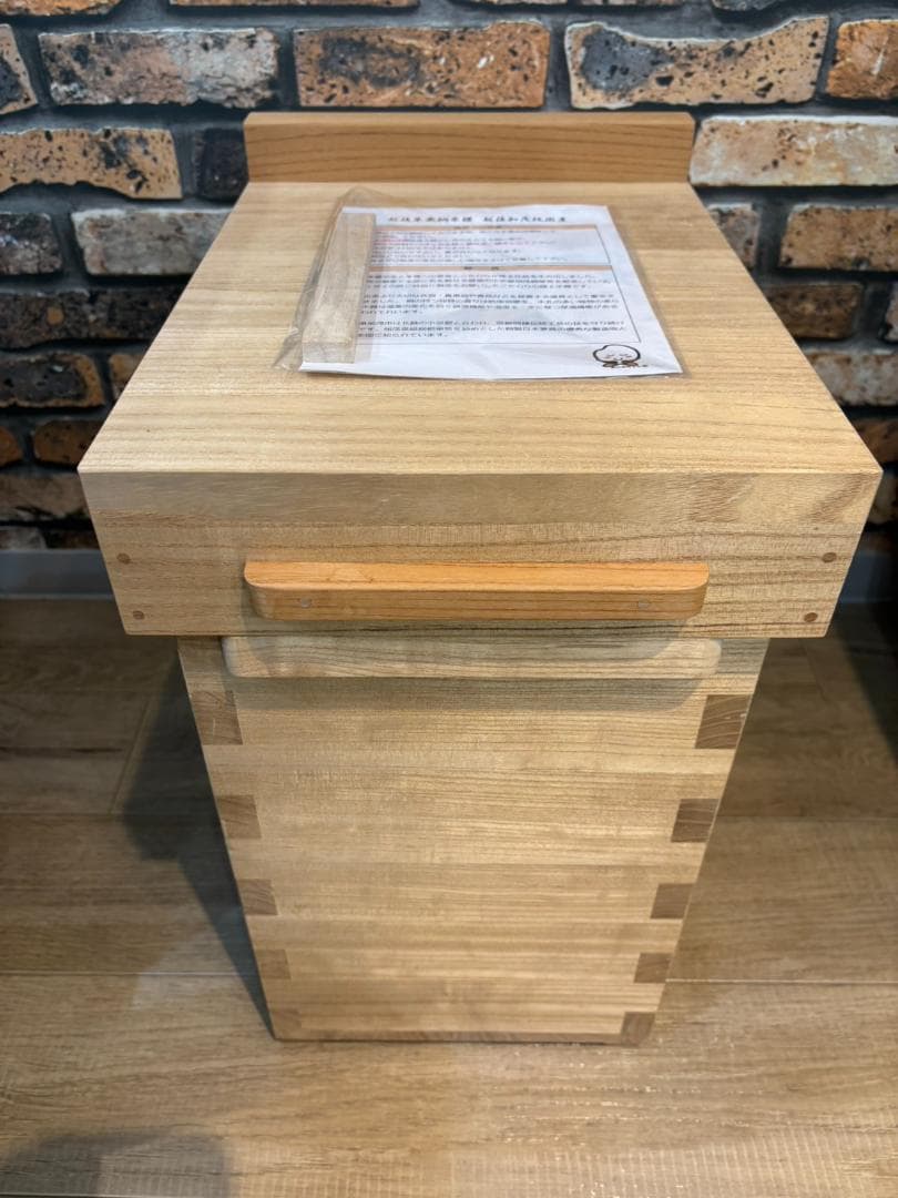 未使用品 新潟県製 越後米蔵 日本桐米びつ 30Kg用