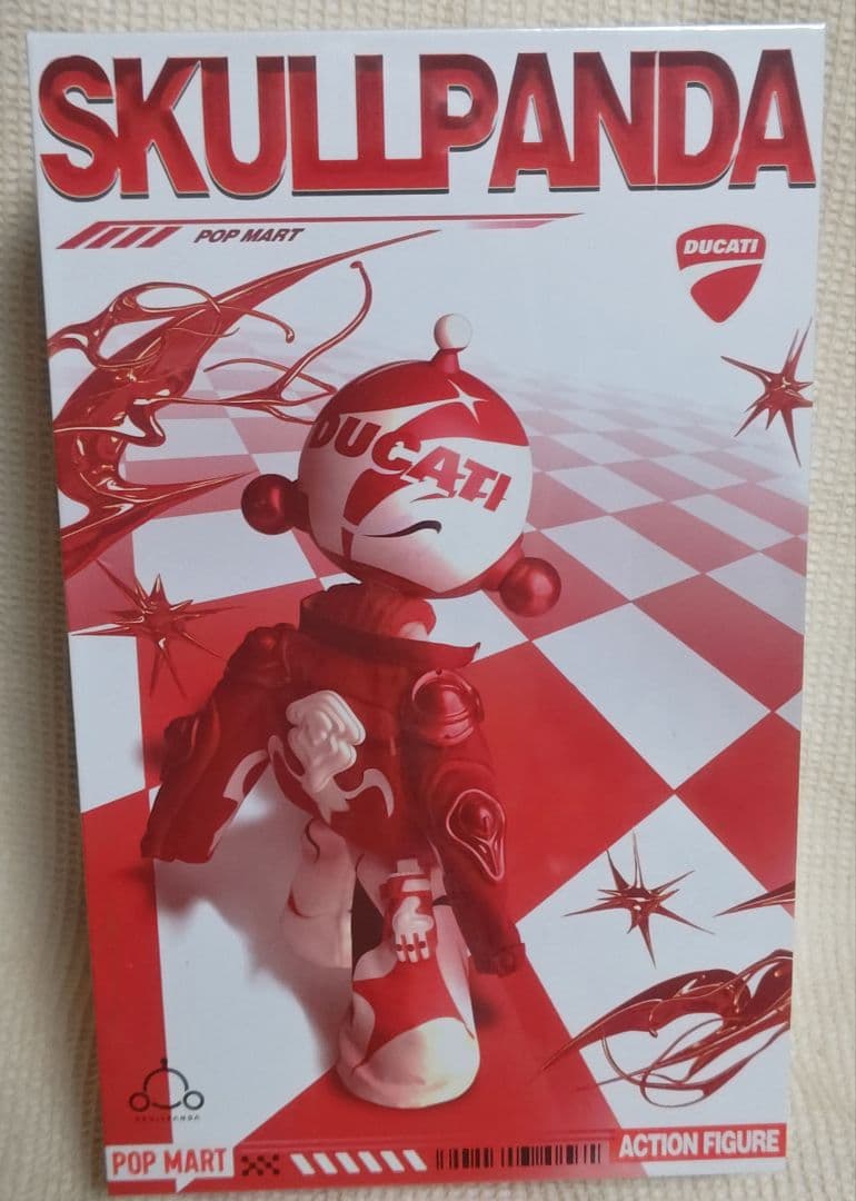 POPMART　スカルパンダ× DUCATIコラボ 1/6 フィギュア