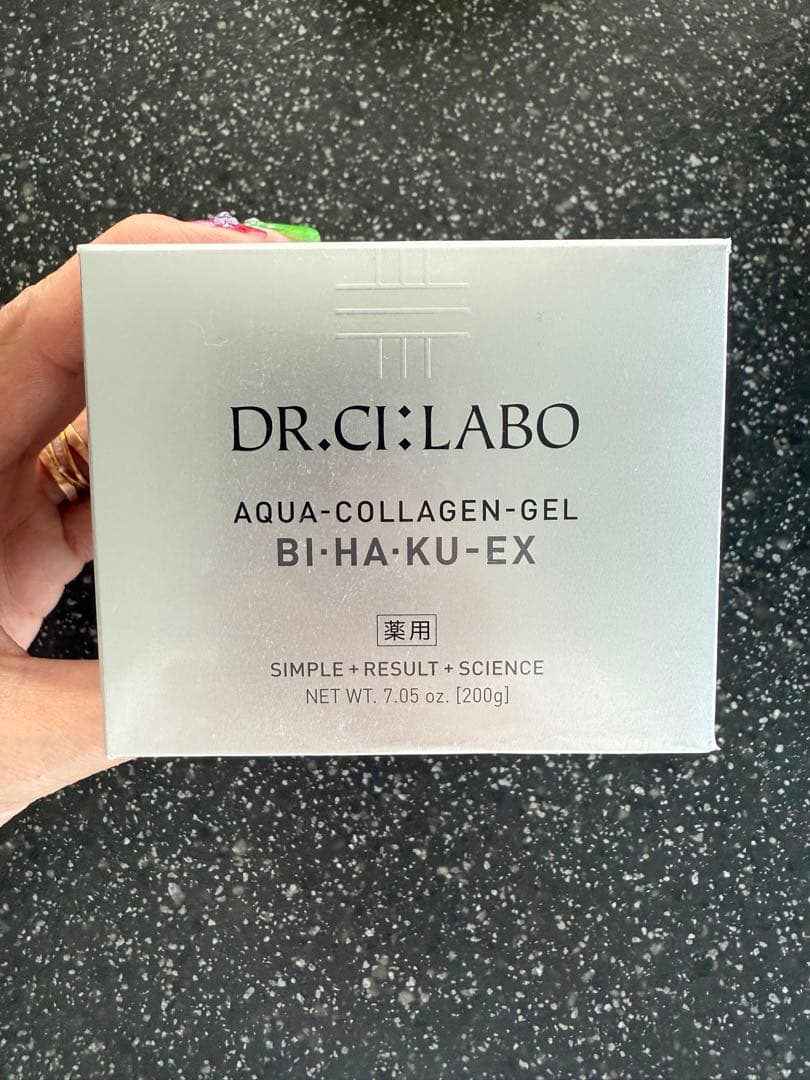 たま　DR.CI:LABO アクアコラーゲンゲルBI-HA-KU-EX 薬用アクアコラーゲンゲルBIHAKU EX 120g ドクターシーラボ | イオン