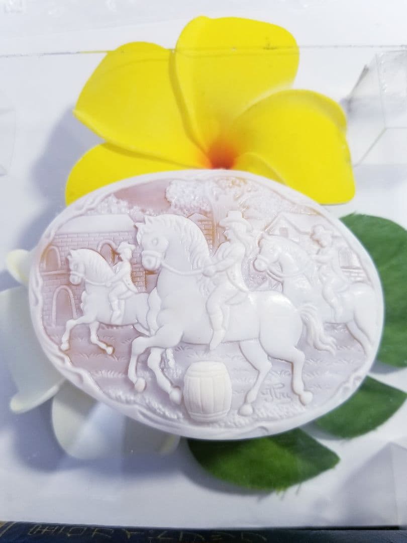 KS-981【フェルディナンド・イトリ】作　天然シェルカメオルース