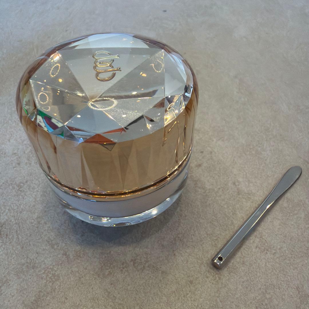 クレ・ド・ポー ボーテ　ル.フォンドゥタンnオークル10 クレ・ド・ポー ボーテ / ル・フォンドゥタンn オークル10の公式商品