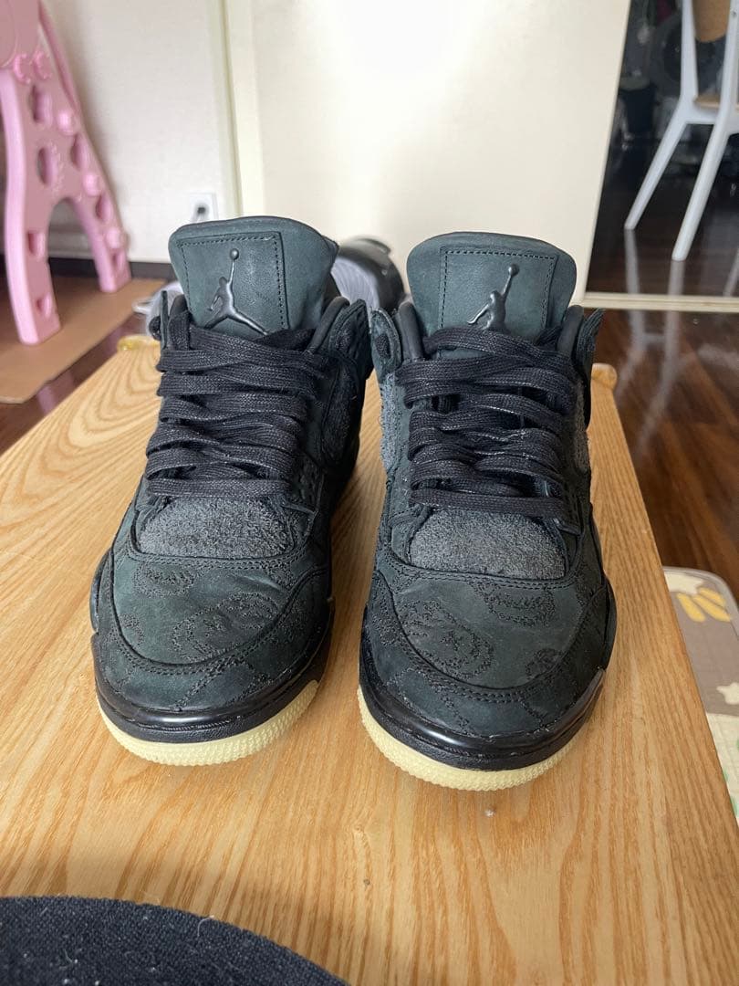 靴 JODAN4 retro x KAWS AIR