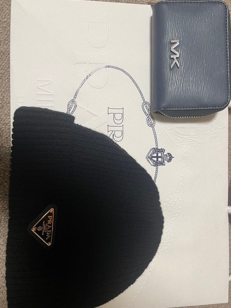 【大人気商品】PRADA プラダ ニット帽 Lサイズ 正規品 紙袋付