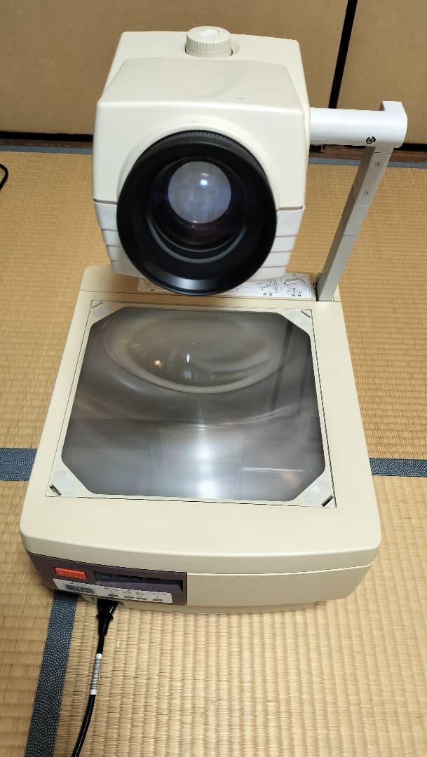 最終プライス】ELMO OHP オーバーヘッドプロジェクター 9000lm - メルカリ