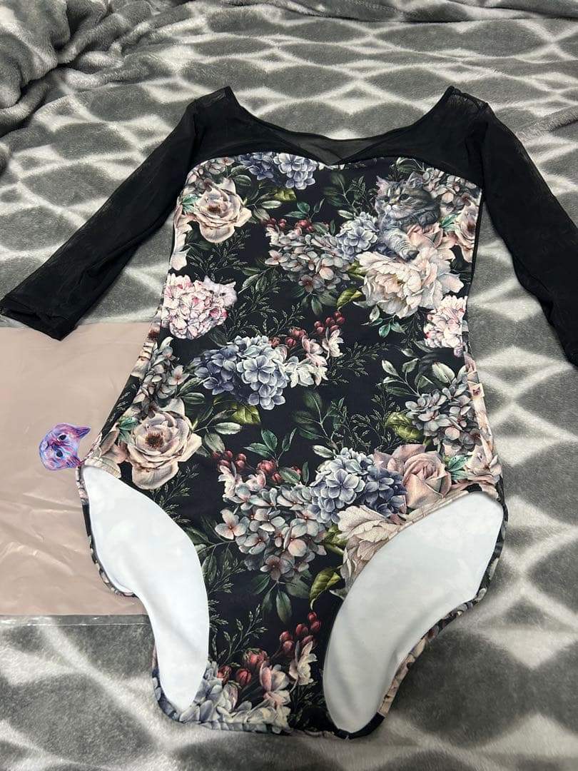 unoa　猫柄レオタード　Lサイズ新品未使用