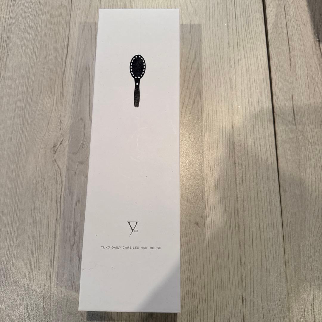 ファイテン　YUKO デイリーケア　LED ヘアブラシ