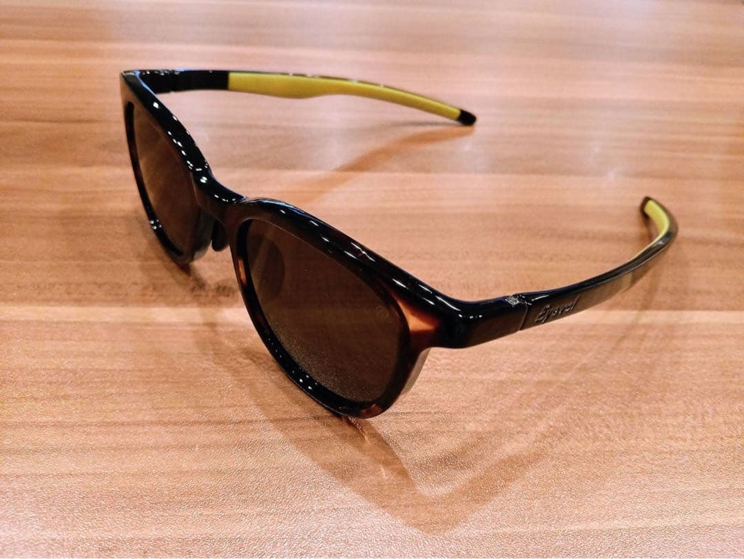 ◆超美品◆　Eyevol アイヴォル サングラス　偏光サングラス　コンロン2