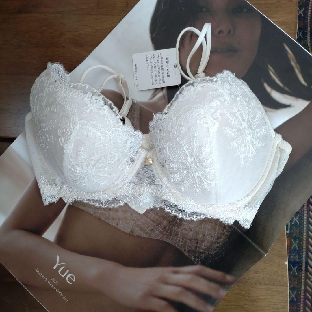 yueブラジャー。2025秋、冬パンフレット付き 花をまとう時”をテーマに「Yue」から2025年春夏コレクションを発売