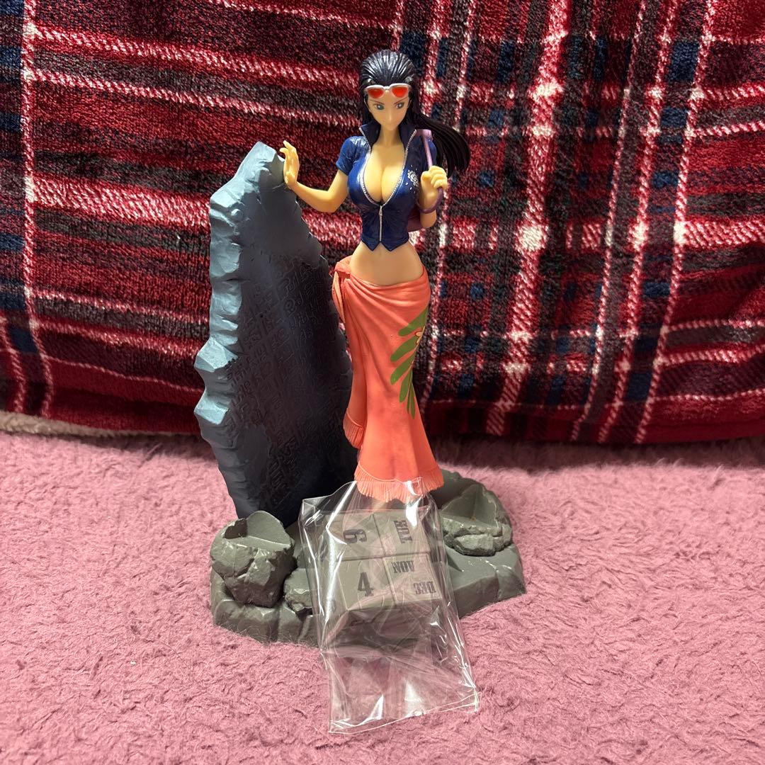 ワンピースフィギュア ニコ・ロビン エターナル・カレンダー