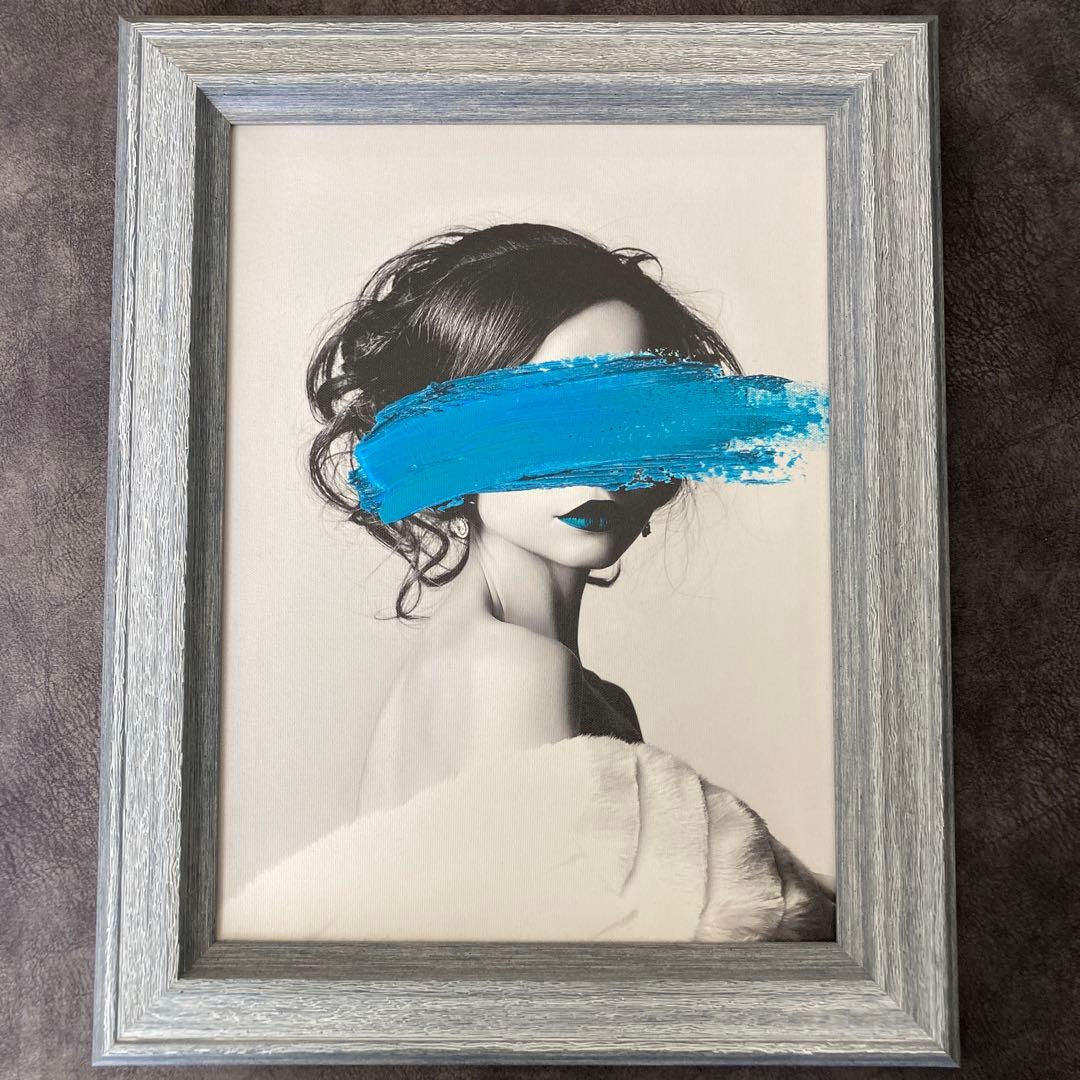 モダンアート　絵画　額縁　女性　青　グレー　50×40