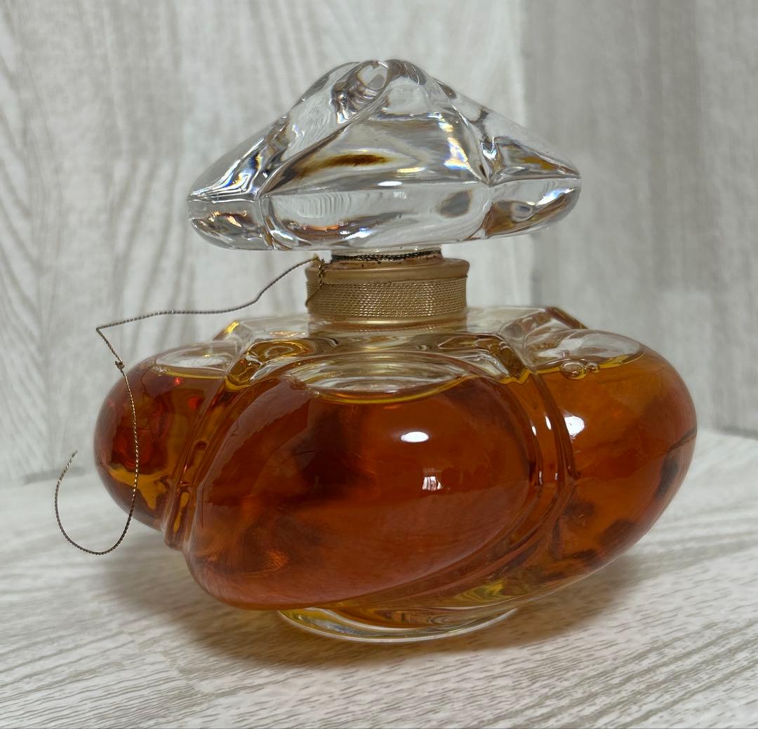 香水　モンテーニュ