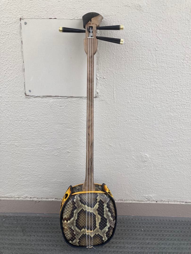 沖縄 三線 真壁 八重山 黒木 本皮一枚張り エレキ