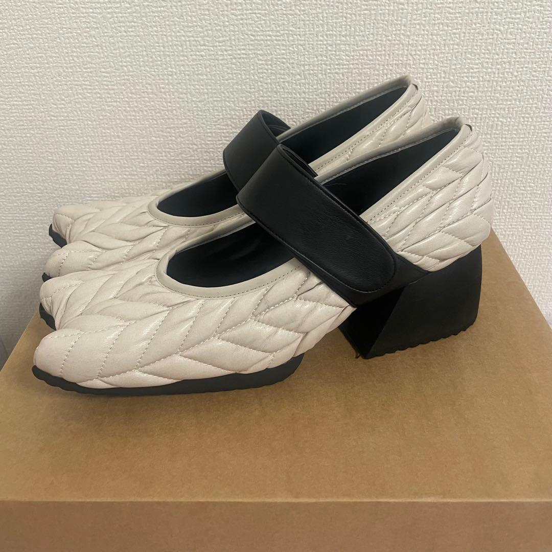 paula canovas del vas シューズ