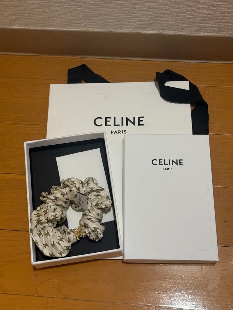 新品未使用CELINE ベージュシュシュ 中古・古着通販】CELINE (セリーヌ) シュシュ マキシ トリオンフ