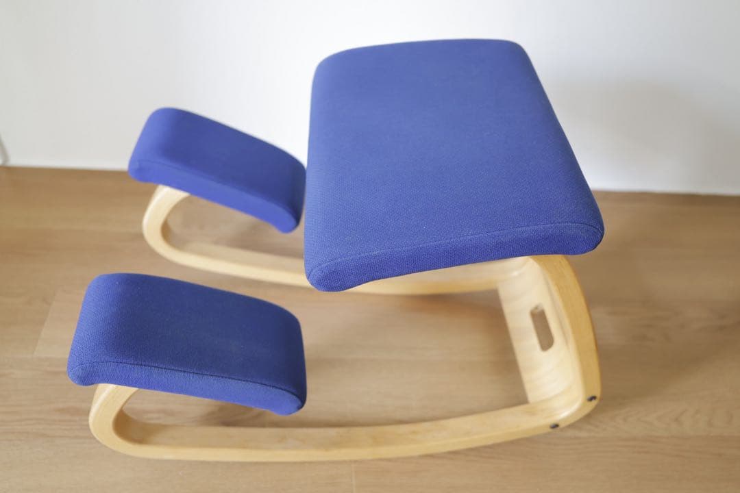 ストッケ バリエール バリアブル バランスチェア グレー バランスチェア 背骨の理想はS字型で正しい姿勢を。北欧生まれのヴァリ