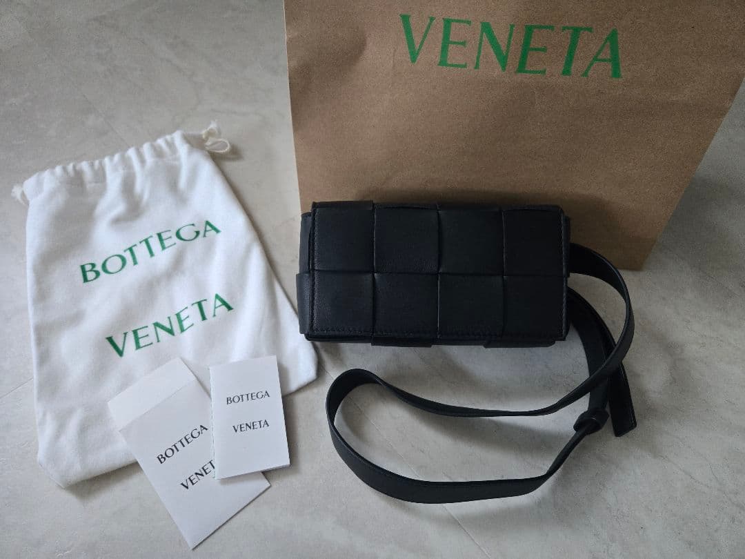 ボッテガヴェネタ　カセット　ショルダーバッグ　ブラック